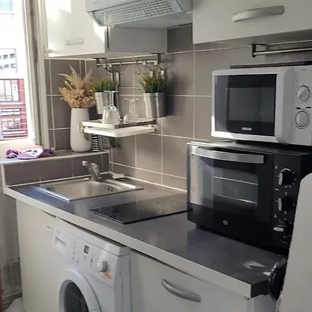 A Typical Parisian Flat In An Haussmann Building Paris